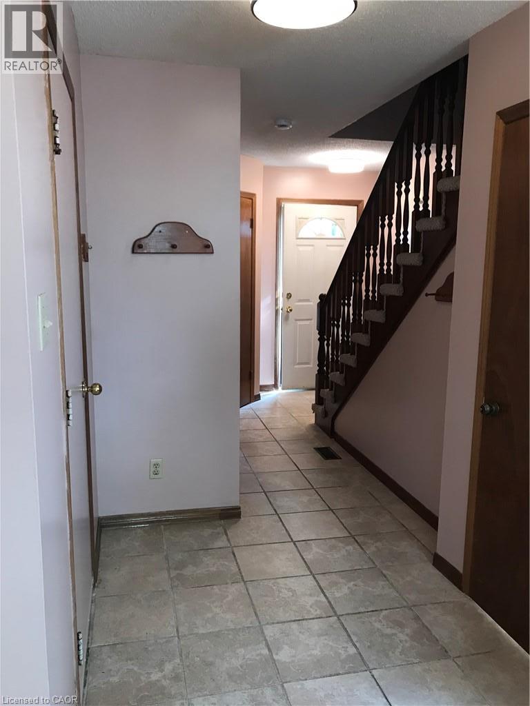 634a Pinerow Crescent Property Photo 6