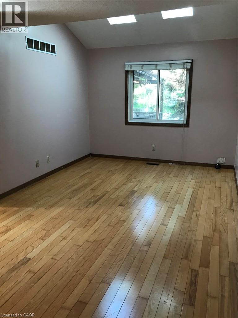 634a Pinerow Crescent Property Photo 11