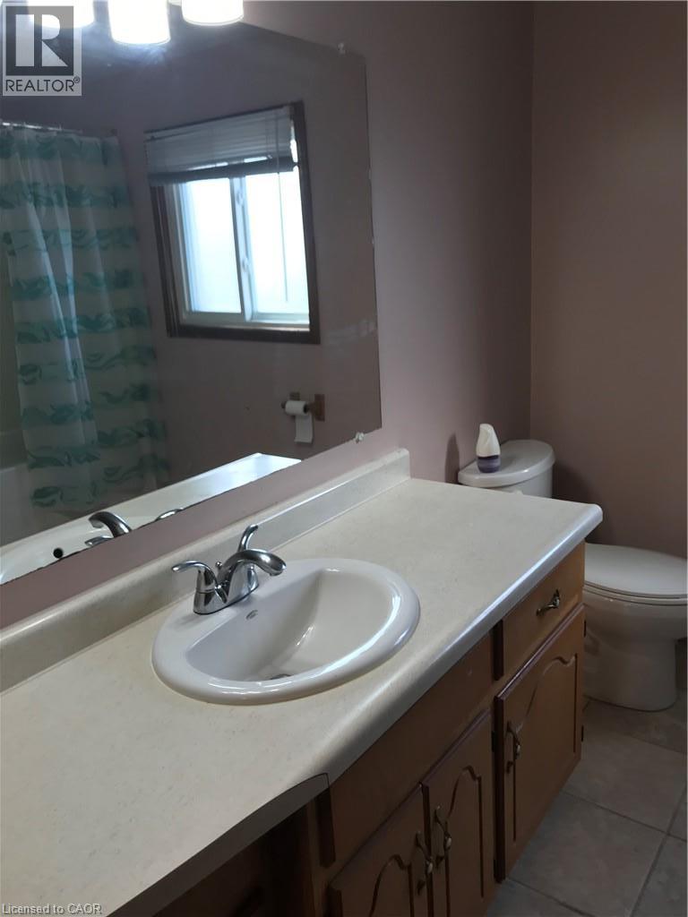 634a Pinerow Crescent Property Photo 13