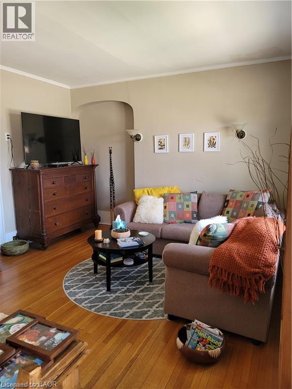 71 Norfolk Street N Property Photo 9