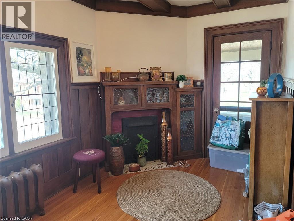 71 Norfolk Street N Property Photo 12