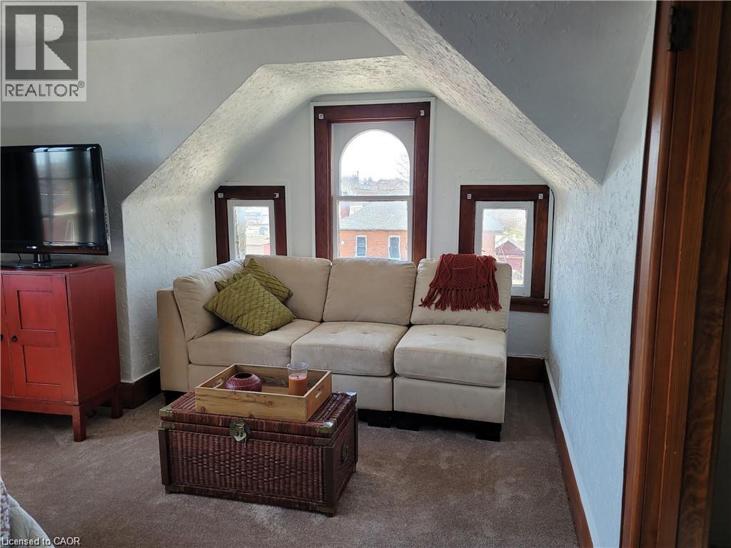 71 Norfolk Street N Property Photo 21
