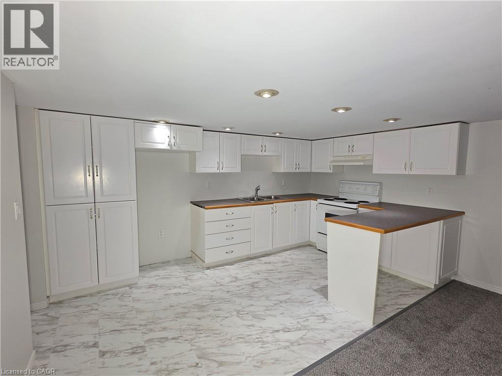 71 Norfolk Street N Property Photo 36