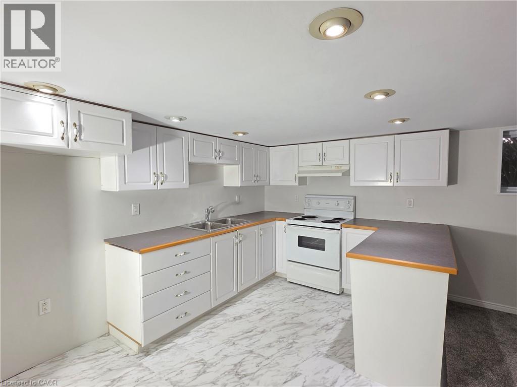 71 Norfolk Street N Property Photo 38