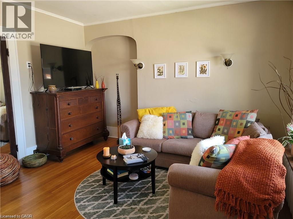71 Norfolk Street N Property Photo 11