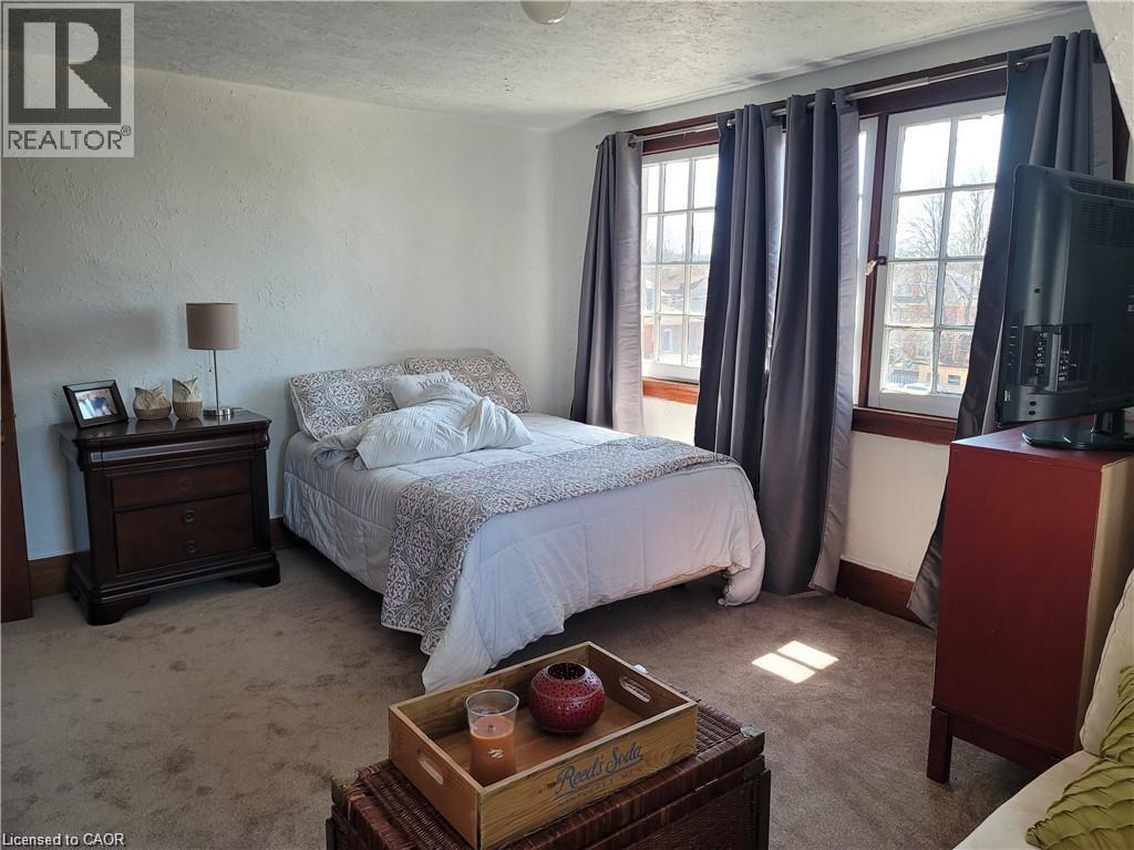 71 Norfolk Street N Property Photo 20