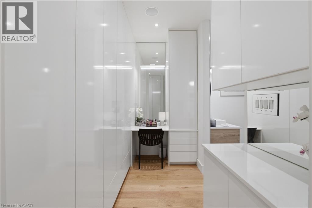 6 Tanner Circle Unit# 8 Property Photo 24