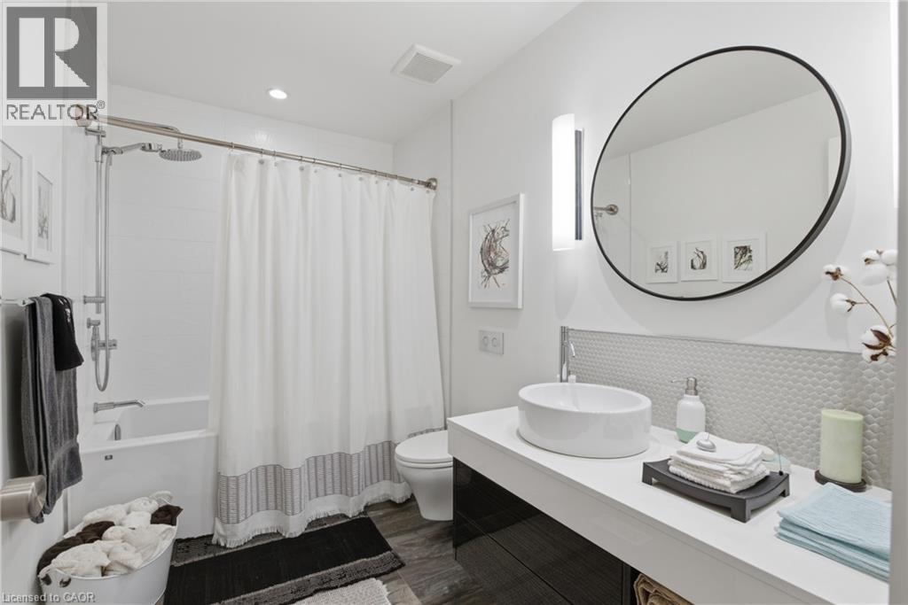 6 Tanner Circle Unit# 8 Property Photo 32