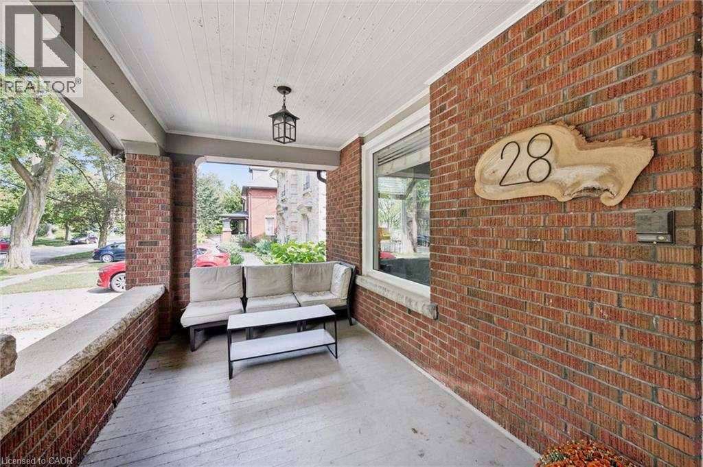 28 Oxford Street Property Photo 4