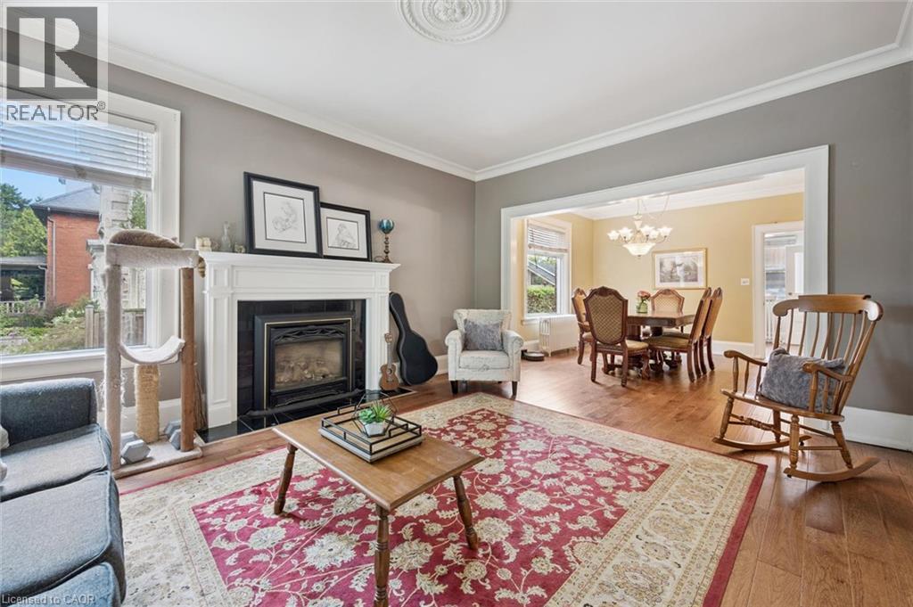 28 Oxford Street Property Photo 7