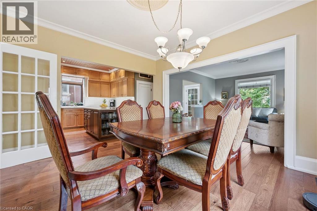 28 Oxford Street Property Photo 10