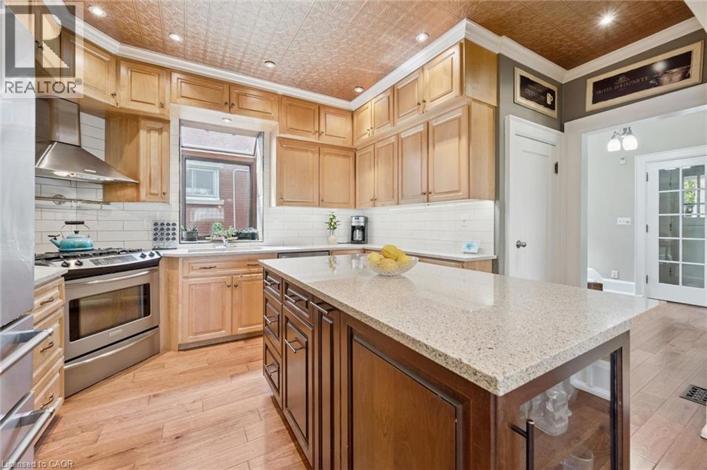 28 Oxford Street Property Photo 15