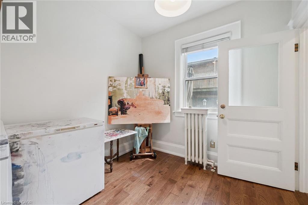 28 Oxford Street Property Photo 16