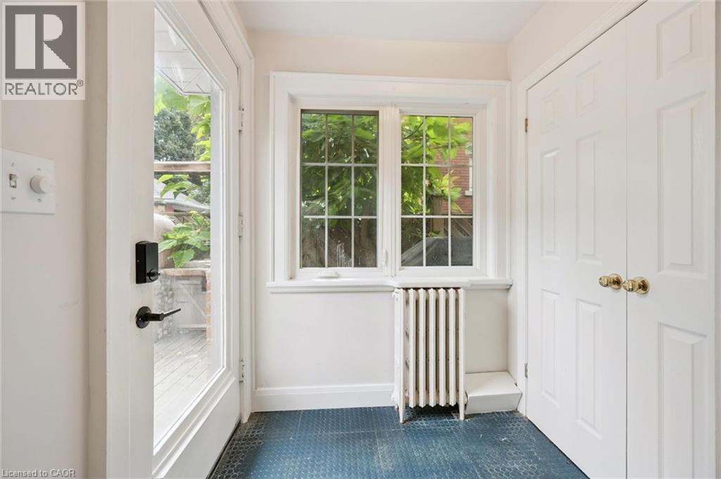 28 Oxford Street Property Photo 17