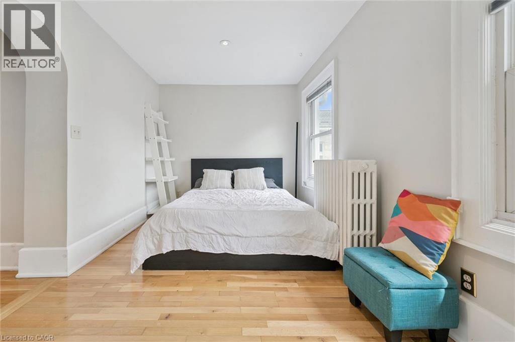 28 Oxford Street Property Photo 25