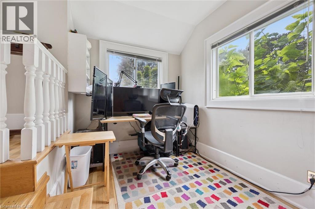 28 Oxford Street Property Photo 26