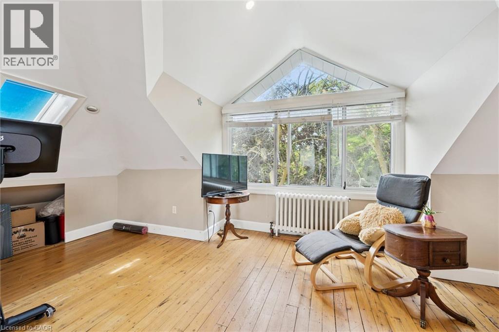 28 Oxford Street Property Photo 28