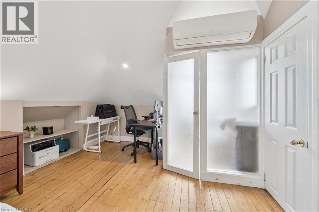 28 Oxford Street Property Photo 30