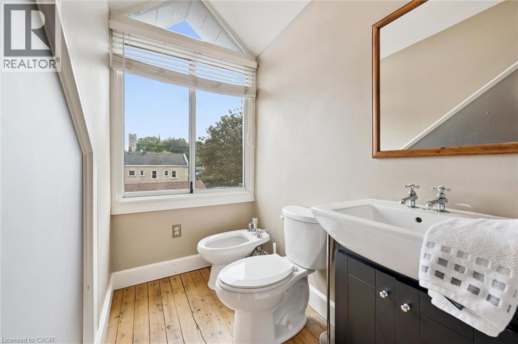28 Oxford Street Property Photo 31