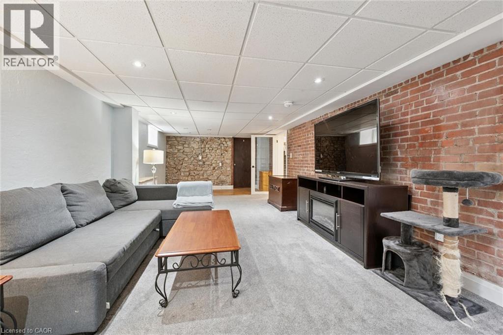 28 Oxford Street Property Photo 34