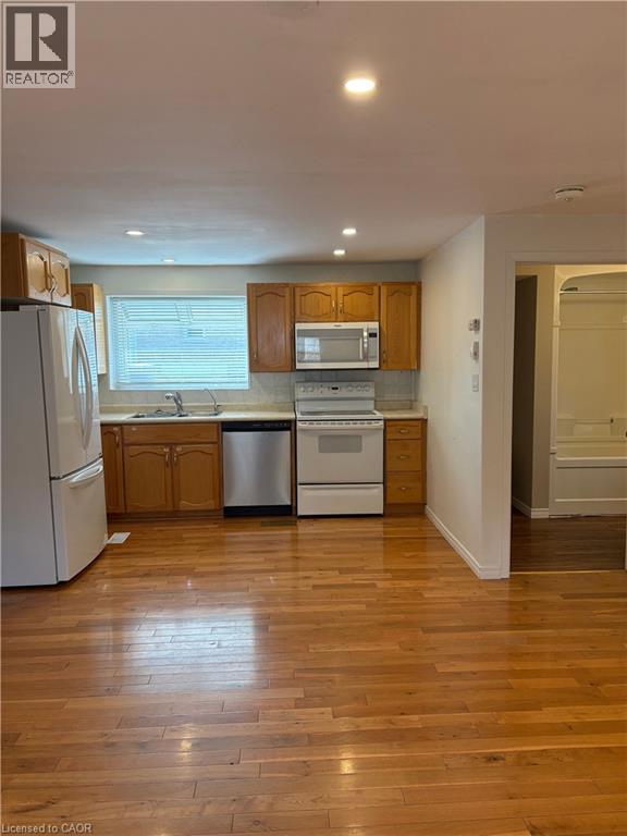 28 Oxford Street Property Photo 46