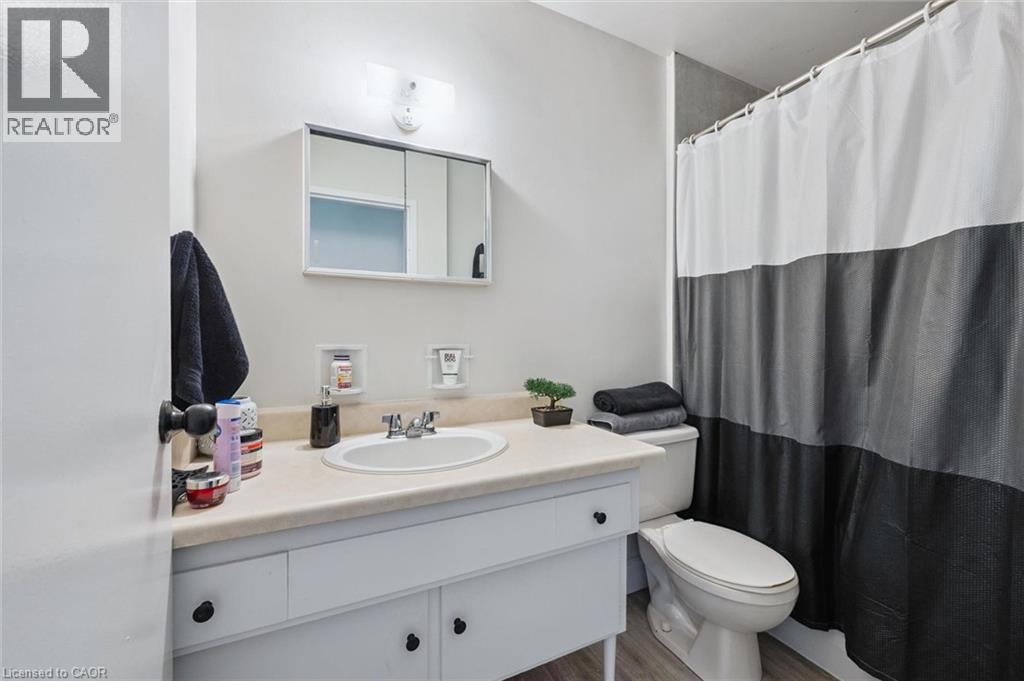 25 Walton Avenue Property Photo 9