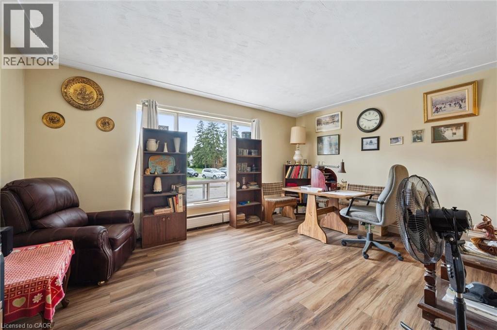 25 Walton Avenue Property Photo 10