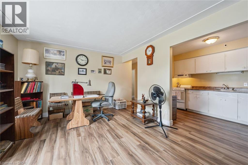 25 Walton Avenue Property Photo 11