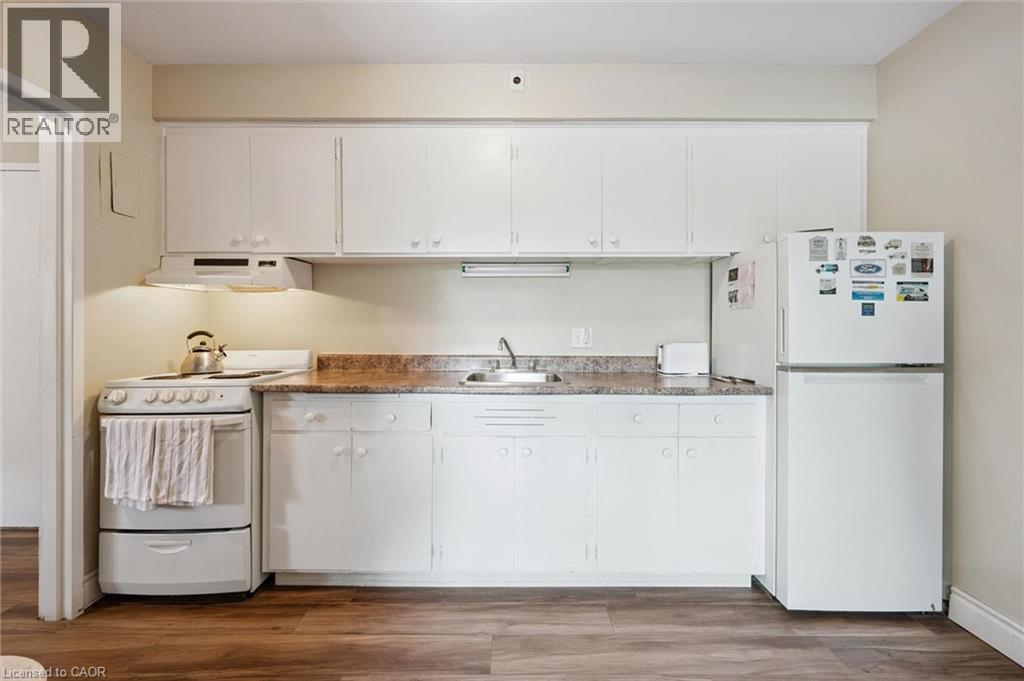 25 Walton Avenue Property Photo 12