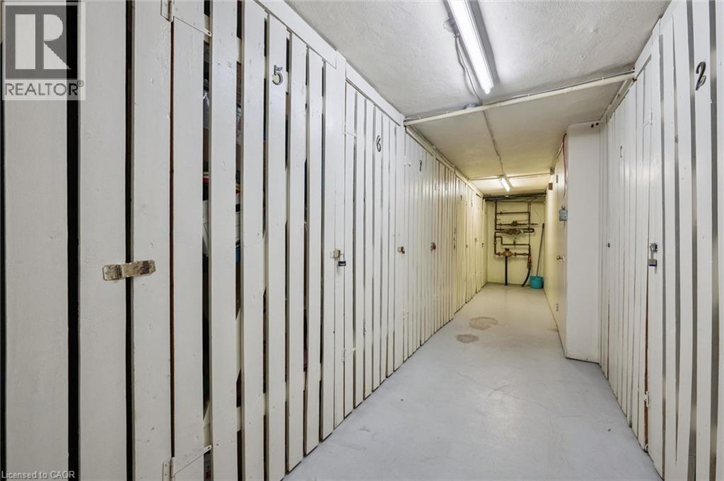 25 Walton Avenue Property Photo 16
