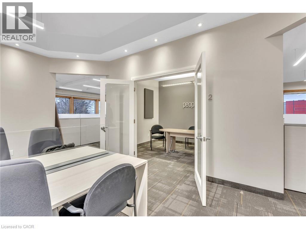 735 Bridge Street W Property Photo 10