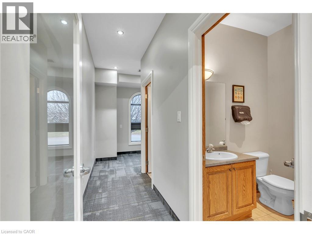 735 Bridge Street W Property Photo 14