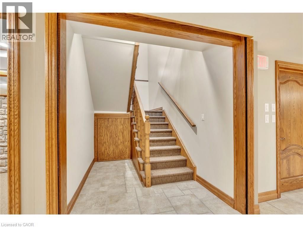 735 Bridge Street W Property Photo 16