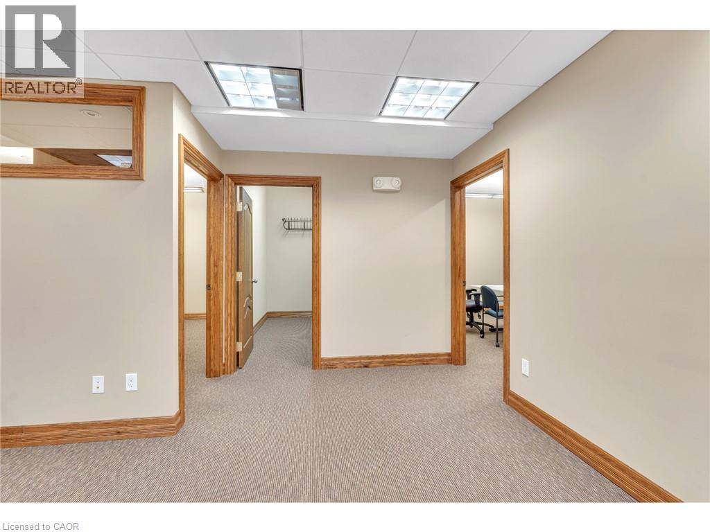 735 Bridge Street W Property Photo 23