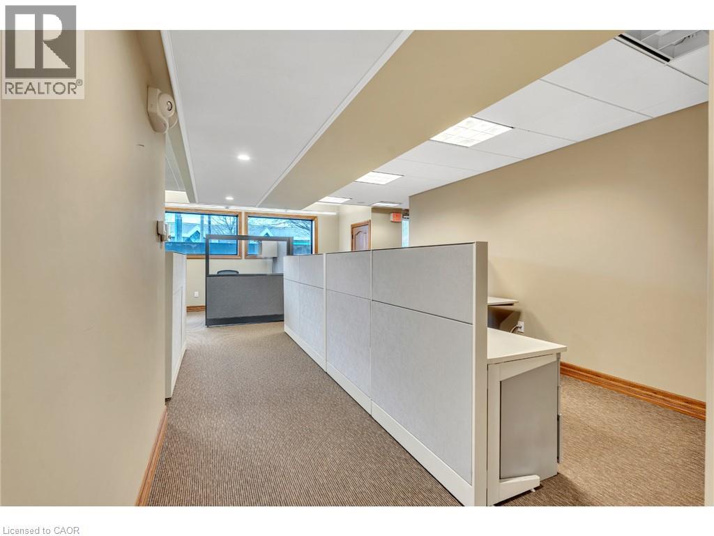 735 Bridge Street W Property Photo 29