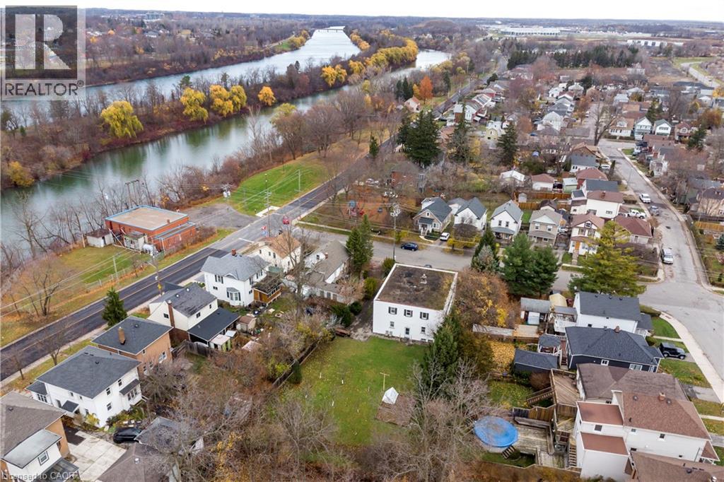 13 Mcmaster Avenue Property Photo 3