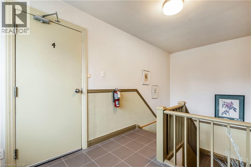 13 Mcmaster Avenue Property Photo 11
