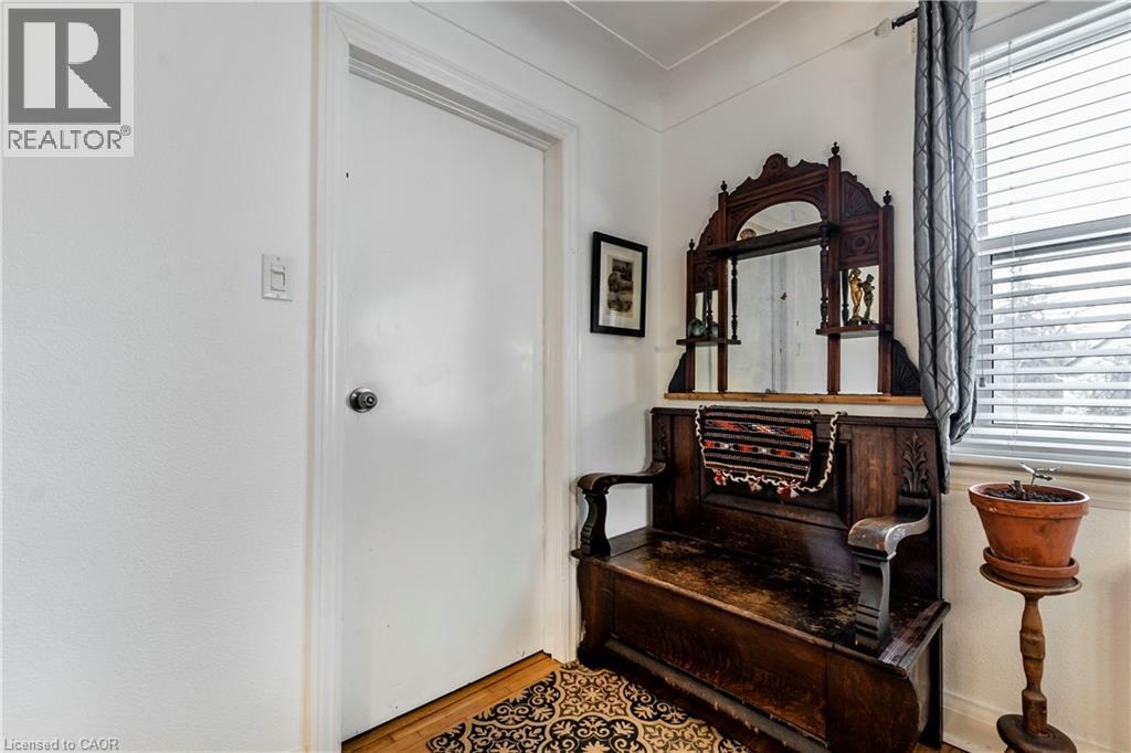 13 Mcmaster Avenue Property Photo 12