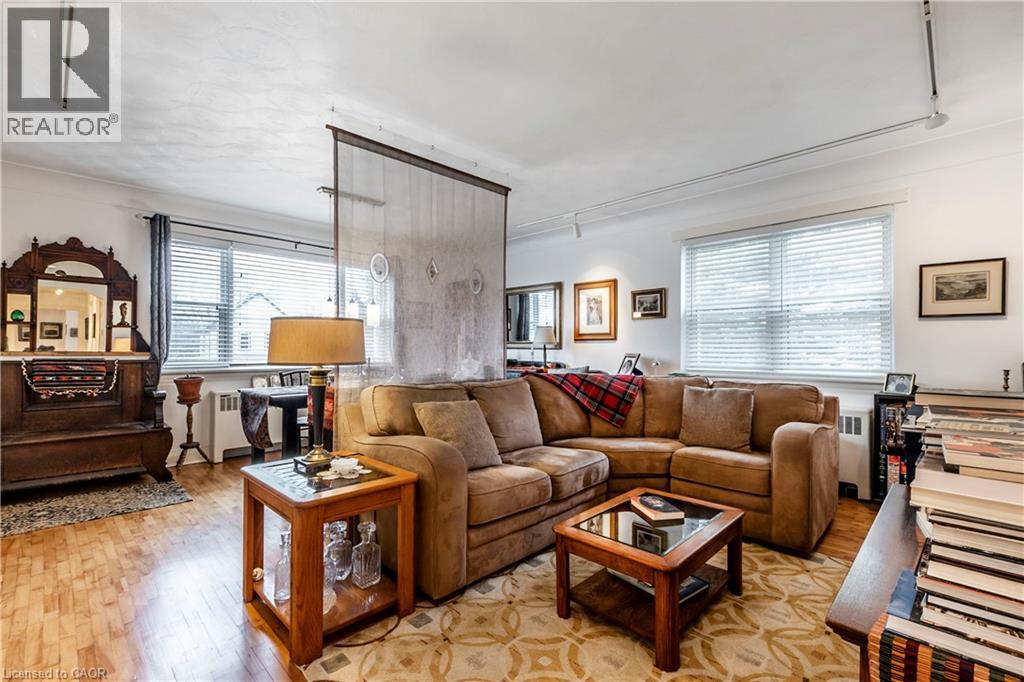 13 Mcmaster Avenue Property Photo 15