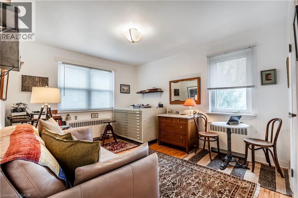 13 Mcmaster Avenue Property Photo 22