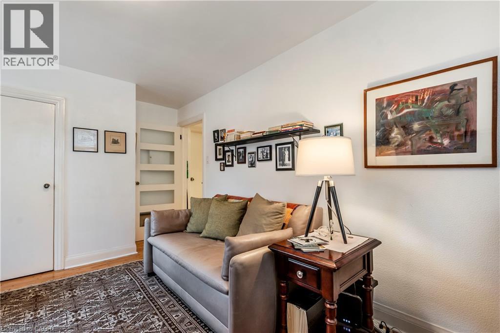 13 Mcmaster Avenue Property Photo 24