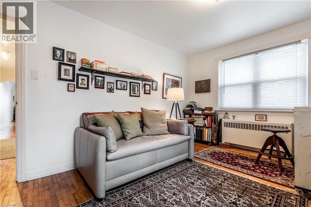 13 Mcmaster Avenue Property Photo 25