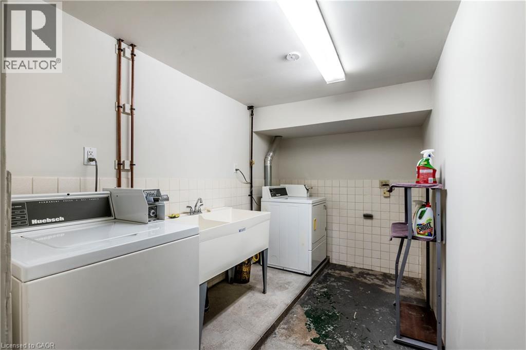 13 Mcmaster Avenue Property Photo 32