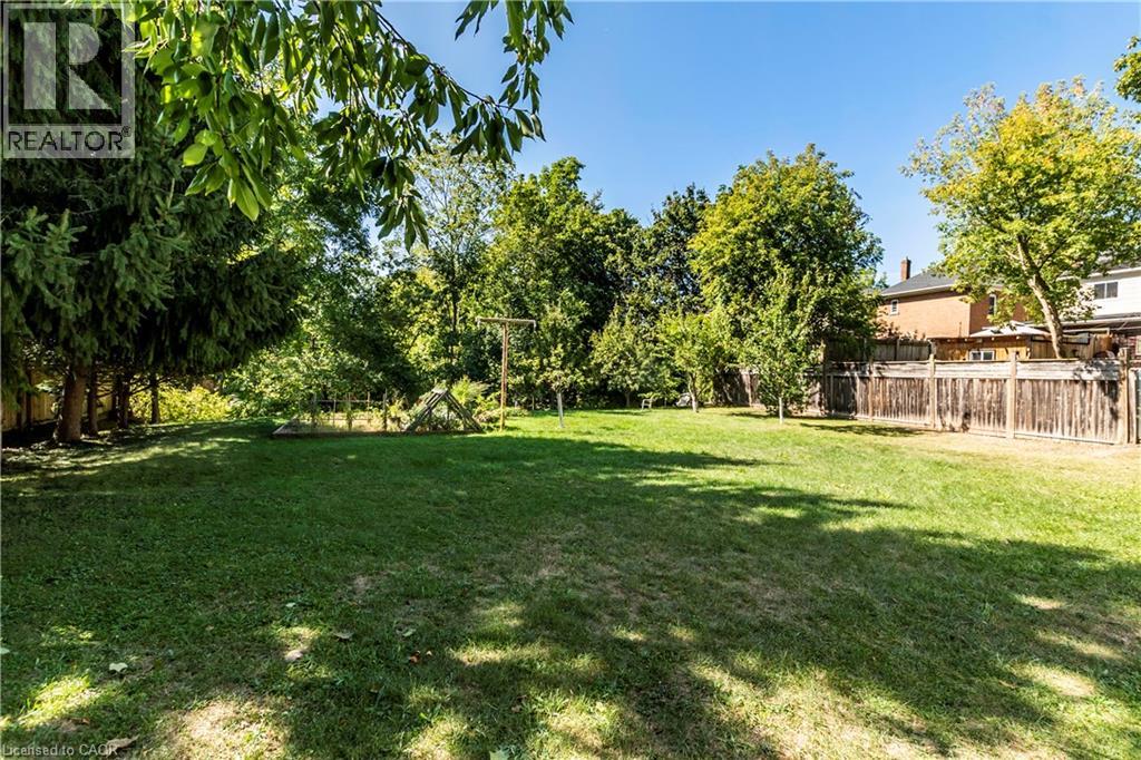 13 Mcmaster Avenue Property Photo 37