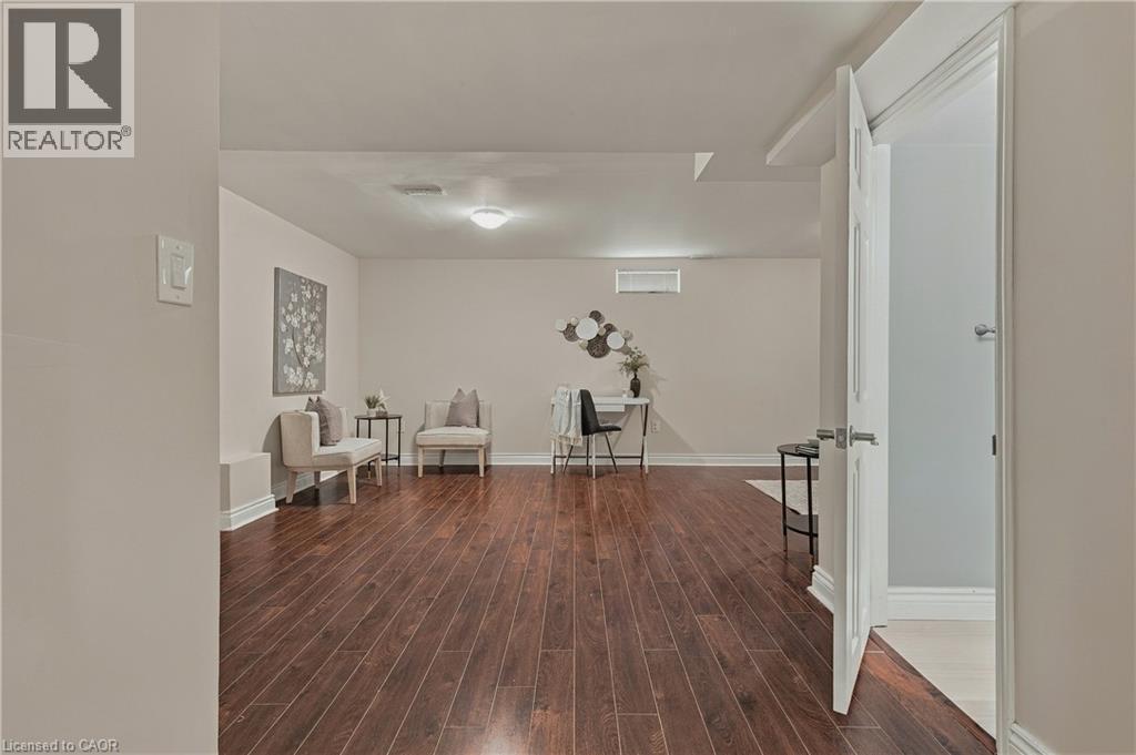 629 Gervais Terrace Property Photo 29