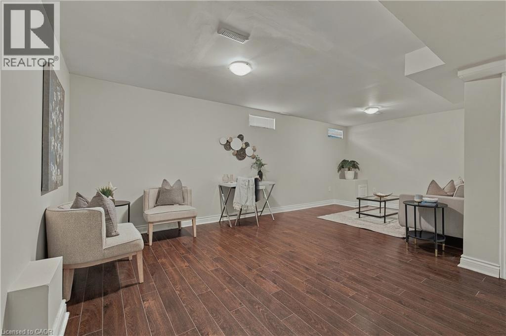 629 Gervais Terrace Property Photo 30