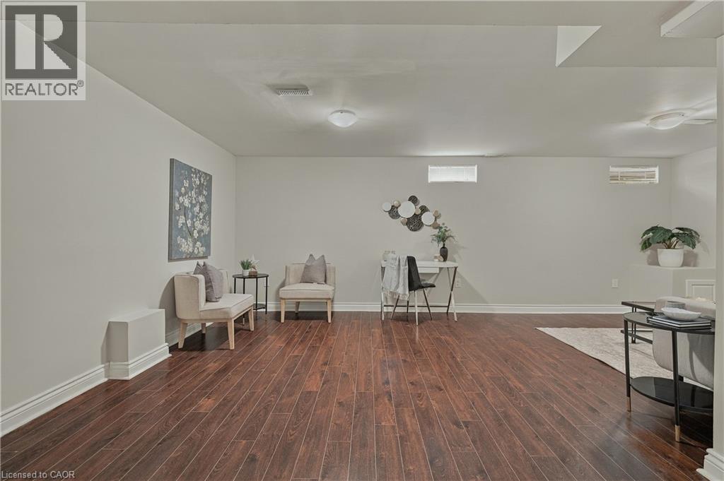 629 Gervais Terrace Property Photo 32