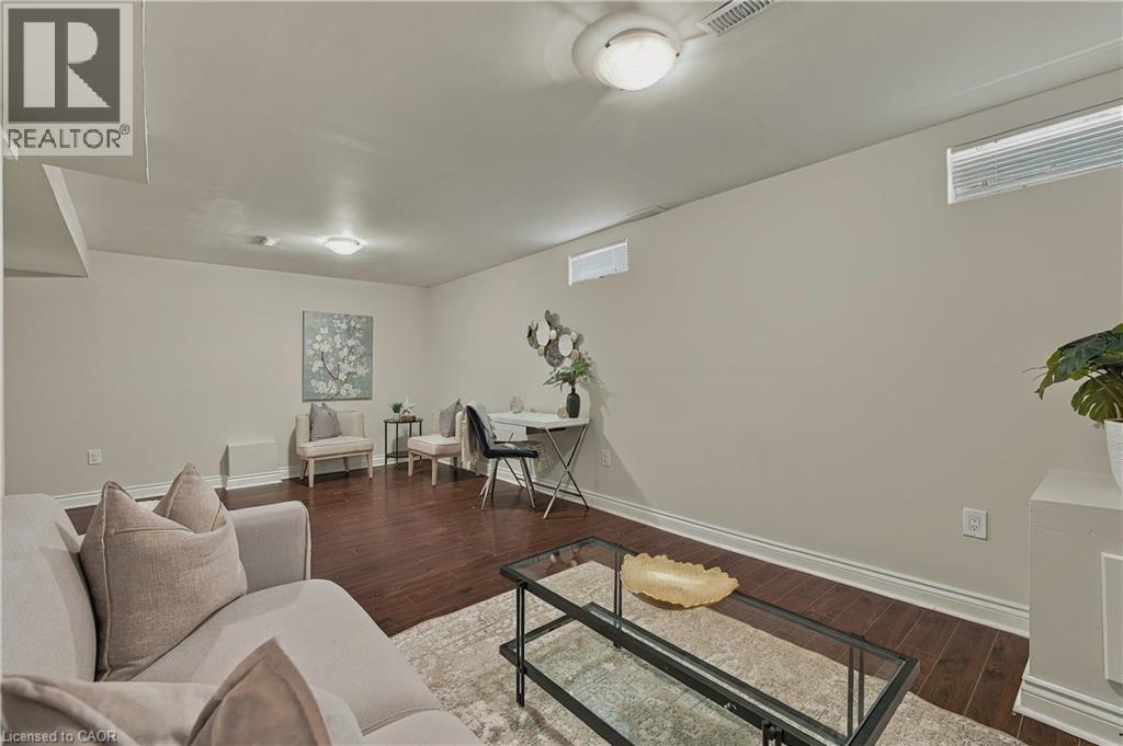 629 Gervais Terrace Property Photo 33