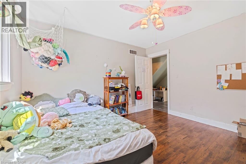 54 E Chestnut Street E Property Photo 17