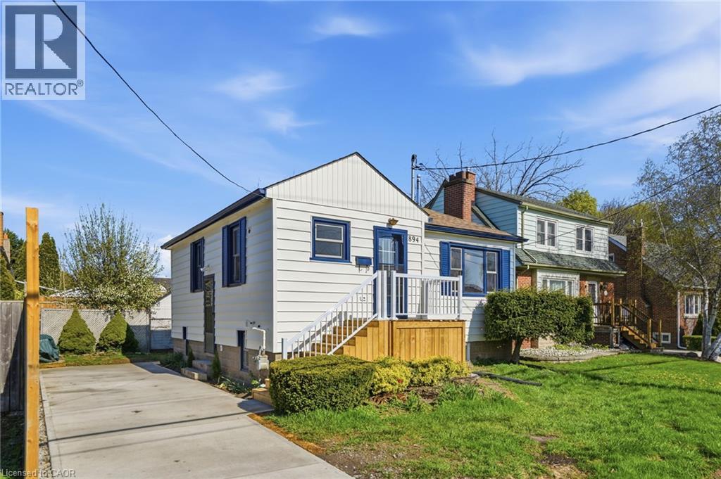 894 Garth Street Property Photo 1